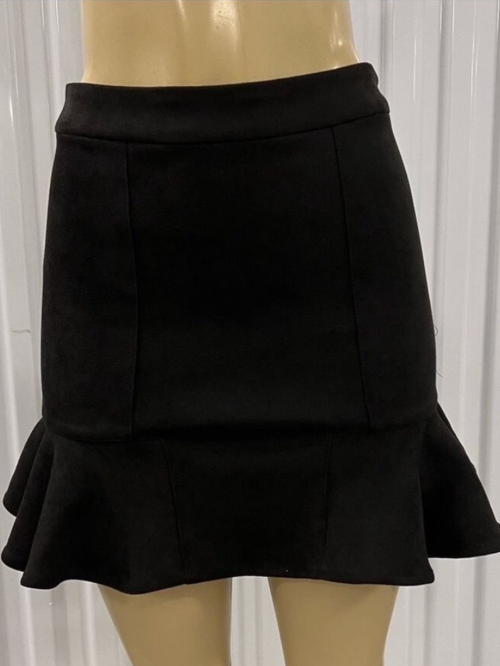 NWT $79 a loves a Ruffle Hem Faux Suede Skirt